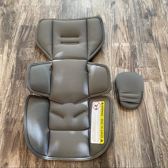 ❌SOLD❌ Nuna Pipa car seat w/ car seat base EUC - Picture 16 of 16